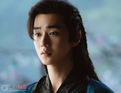 难寻女主喜欢赫连曦还是昔旧