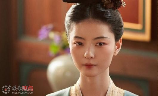 国色芳华吕耕春为什么剪花